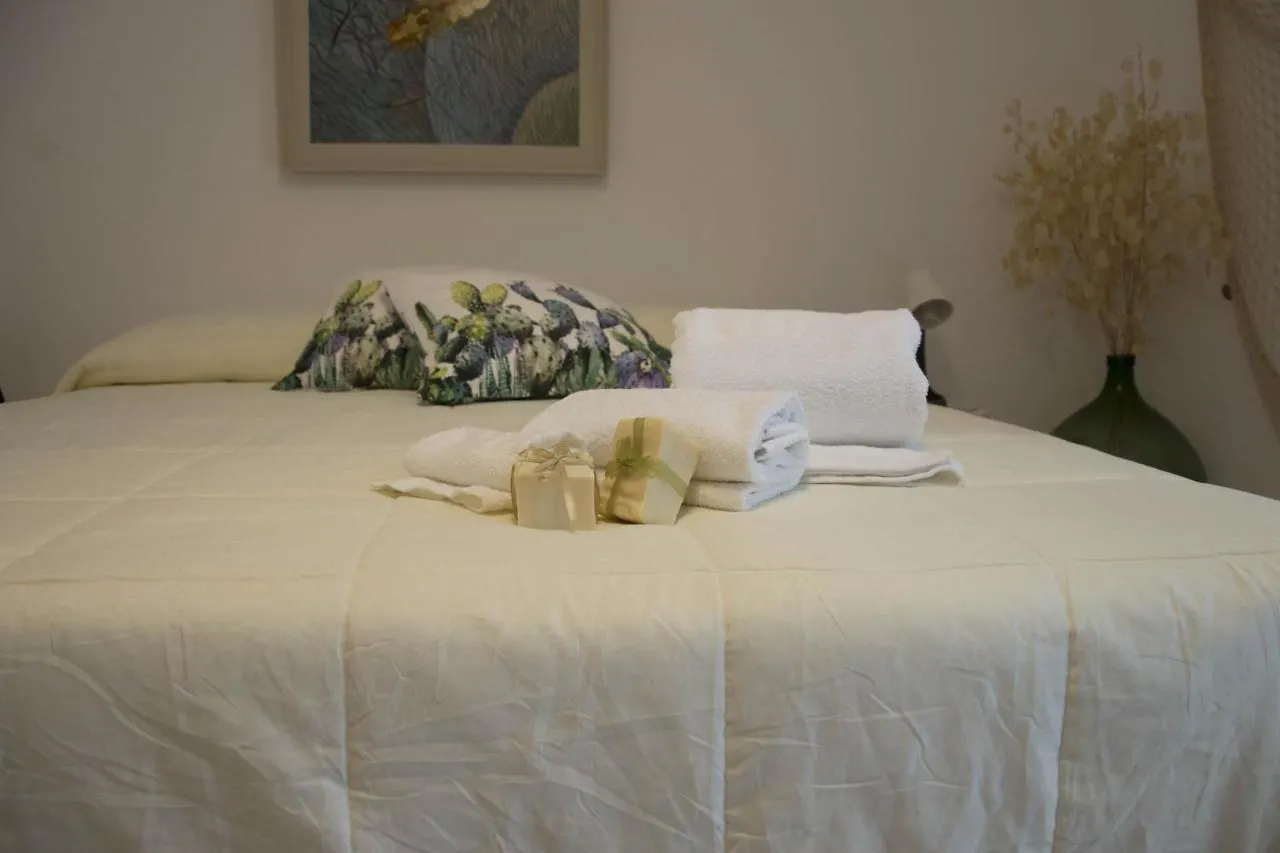 Ficodindia Rooms Sortino Italy